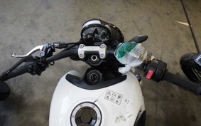 TRIUMPH TRIDENT 660 2021