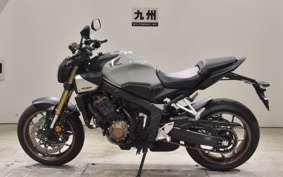 HONDA CB650R E-Clutch 2025 RH17
