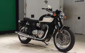 TRIUMPH BONNEVILLE T120 2025