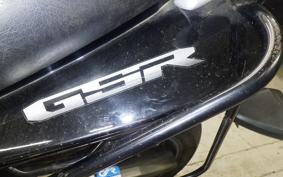 SUZUKI GSR250 2015