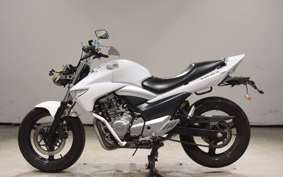 SUZUKI GSR250