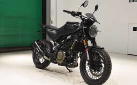 HUSQVARNA SVARTPILEN 125 2025