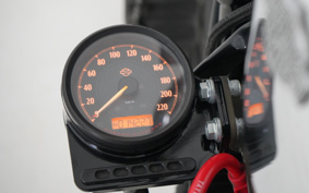 HARLEY XL883N 2013 LE2
