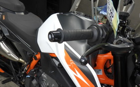 KTM 890 DUKE R 2021