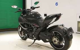 DUCATI DIAVEL 2012