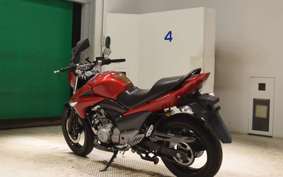 SUZUKI GSR250 2012