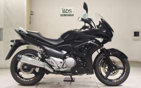 SUZUKI GSR250F 2011