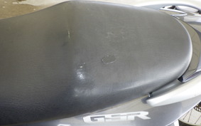 SUZUKI GSR250