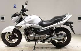 SUZUKI GSR250