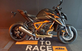 KTM 1390 SUPER DUKE R EVO V3940