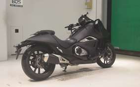 HONDA NM4 VULTUS -01 2018 RC82