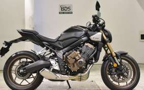 HONDA CB650R E-Clutch 2025 RH17