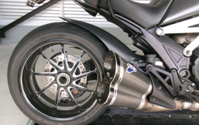 DUCATI DIAVEL CARBON 2014 ZDMG105JAEB