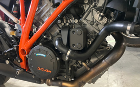 KTM 1290 SUPER DUKE R 2017 V3940