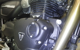 TRIUMPH STREET TWIN 2020