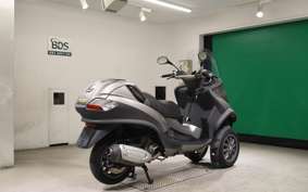 PIAGGIO MP3 250