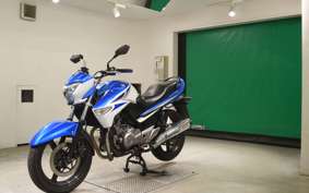 SUZUKI GSR250 2004