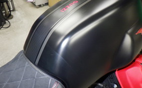 MOTO GUZZI V7 CARBON 2019