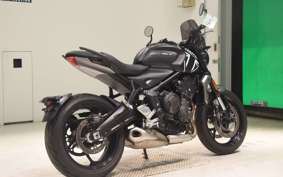 TRIUMPH TRIDENT 600 2023