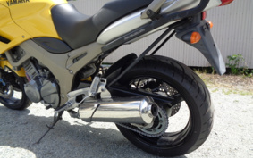 YAMAHA TDM900 2002 RN08