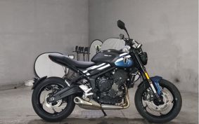 TRIUMPH TRIDENT 660 L21U45