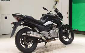 SUZUKI GSR250 2025