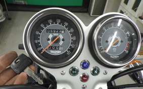 TRIUMPH BONNEVILLE T100 2005