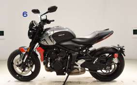TRIUMPH TRIDENT 660 2023