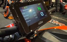 KTM 1290S-DUKE R EVO V3940