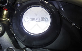 TRIUMPH SCRAMBLERナイトシフト 2024