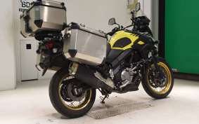 SUZUKI Vｽﾄﾛｰﾑ650XTA 2018 C733A
