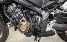 HONDA CB650R E-Clutch 2026 RH17