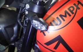 TRIUMPH TRIDENT 660 2023