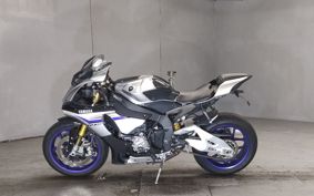 YAMAHA YZF-R1 M RN40