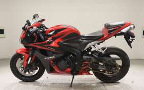 HONDA CBR600RR GEN 3 2008 PC40