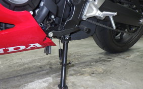 HONDA CBR650R E-Clutch 2026 RH17