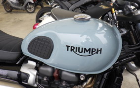 TRIUMPH STREET SCRAMBLER 2023