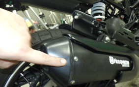 HUSQVARNA SVARTPILEN 401 2022