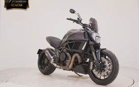 DUCATI DIAVEL 2015