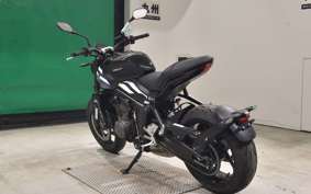 TRIUMPH TRIDENT 660 2025