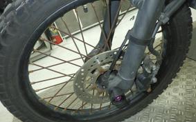 YAMAHA TRICKERS DG16J