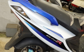 SUZUKI GSR125