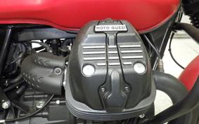 MOTO GUZZI V7 STONE 2023