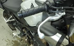 HONDA CB650R E-Clutch 2025 RH17