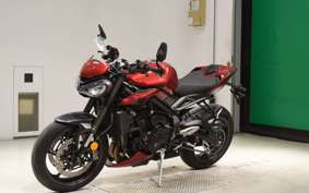 TRIUMPH STREET TRIPLE RS 2025