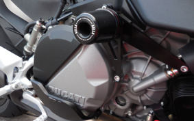 DUCATI  DUCATI  STREET  FIGHTER V2 2022 3F00