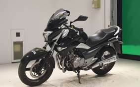 SUZUKI GSR250