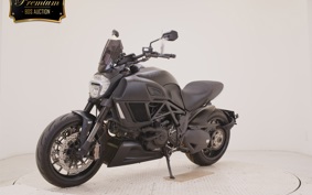 DUCATI DIAVEL 2015