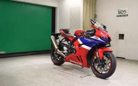 HONDA CBR1000RR R 2025 SC82