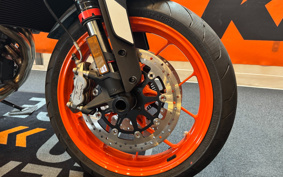 KTM 890 DUKE GP TU940